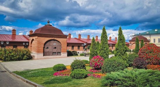 f2deebc8f5036236d37a385617a38374db77edae03dc6eb8fc58d30a526b Омск — Казань: Большая Дорожная Битва. Как Выбрать Маршрут, Найти "Свою" Квартиру и Что Успеть Увидеть в Столице Татарстана